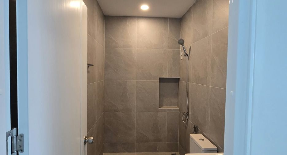 For rent 3 bedrooms retail Space in Thalang, Phuket