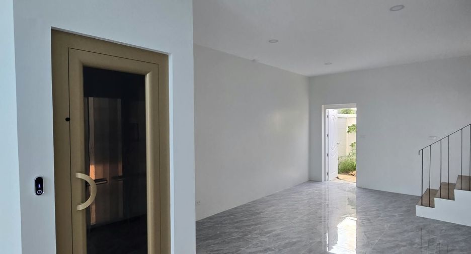 For rent 3 bedrooms retail Space in Thalang, Phuket