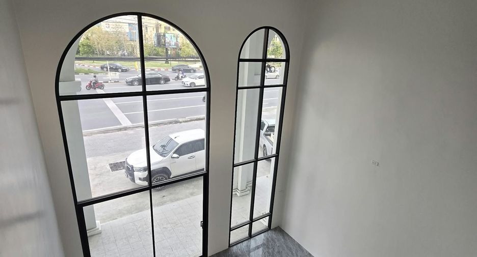 For rent 3 bedrooms retail Space in Thalang, Phuket