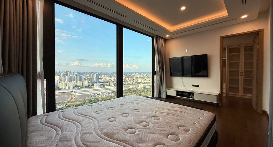 À louer 3 chambres condo à Huai Khwang, Bangkok