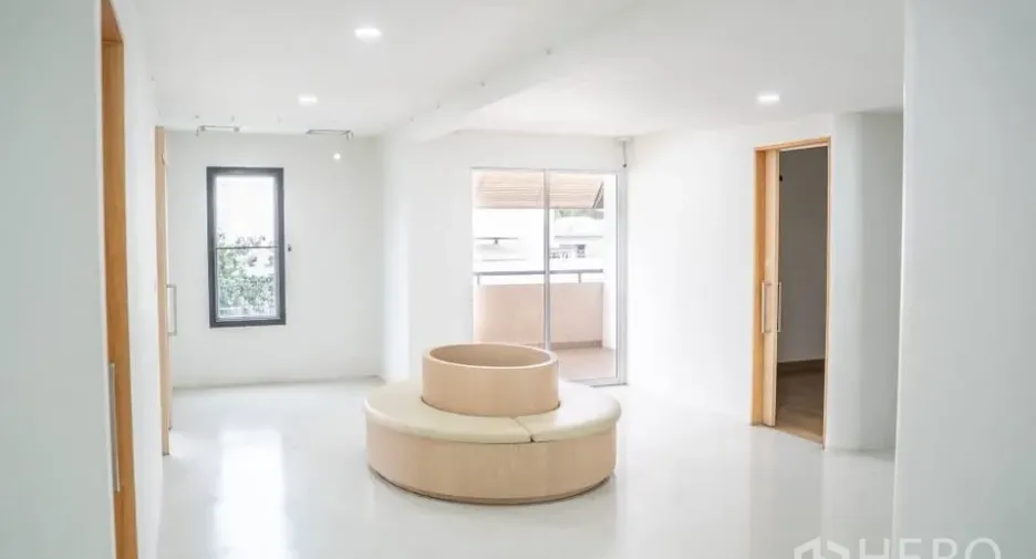 For rent 9 ベッドルーム office in Prawet, Bangkok