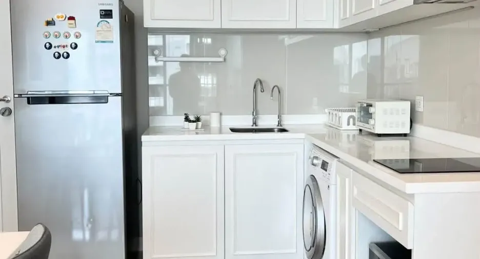 For rent 2 bedrooms condo in Pathum Wan, Bangkok