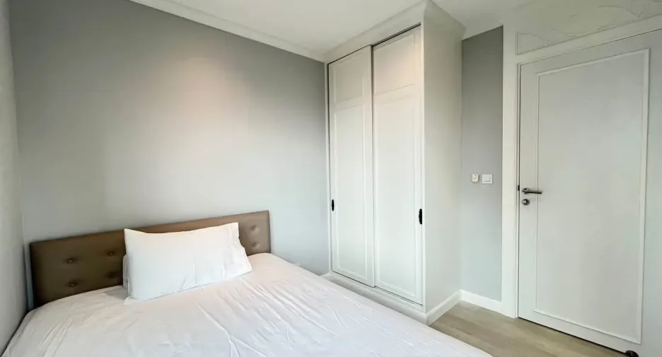 For rent 2 bedrooms condo in Pathum Wan, Bangkok
