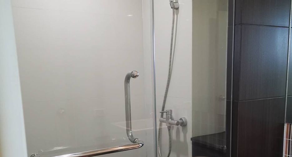 For sale 1 bed condo in Khlong Toei, Bangkok