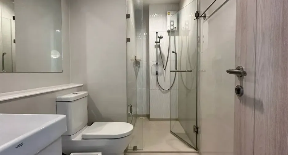 For rent 1 bed condo in Pathum Wan, Bangkok
