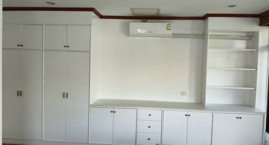 Casa adosada en alquiler de 3 habitaciones en Na Jomtien, Pattaya