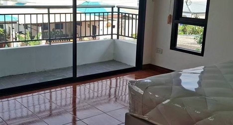 Casa adosada en alquiler de 3 habitaciones en Na Jomtien, Pattaya