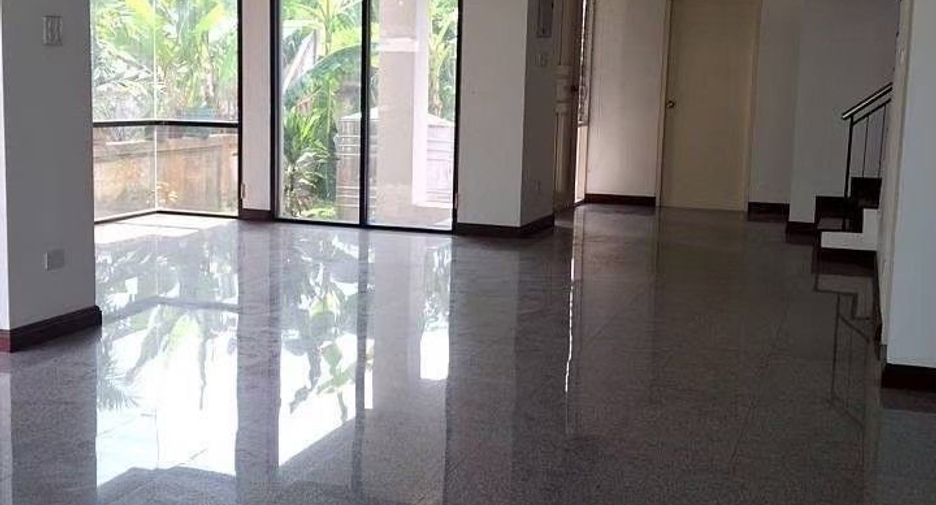 Casa adosada en alquiler de 3 habitaciones en Na Jomtien, Pattaya
