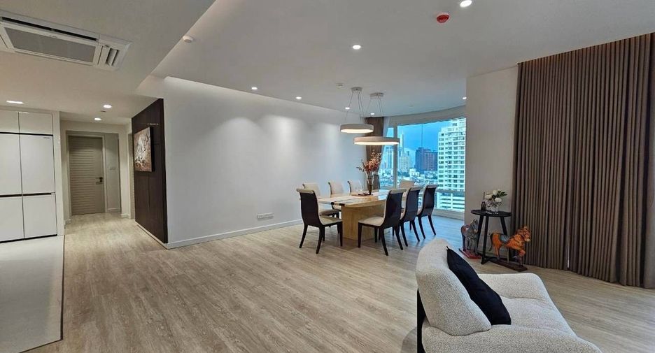 Condo en alquiler de 3 habitaciones en Bang Kho Laem, Bangkok