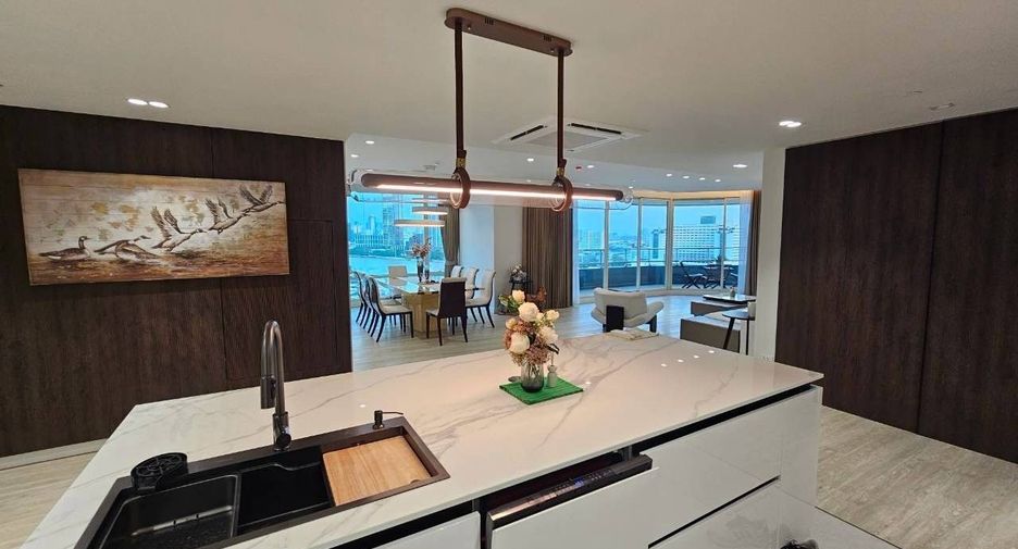 Condo en alquiler de 3 habitaciones en Bang Kho Laem, Bangkok