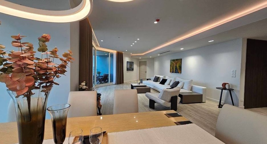 Condo en alquiler de 3 habitaciones en Bang Kho Laem, Bangkok