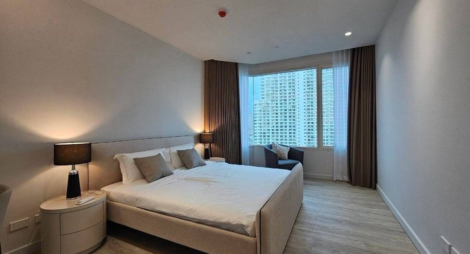 Condo en alquiler de 3 habitaciones en Bang Kho Laem, Bangkok
