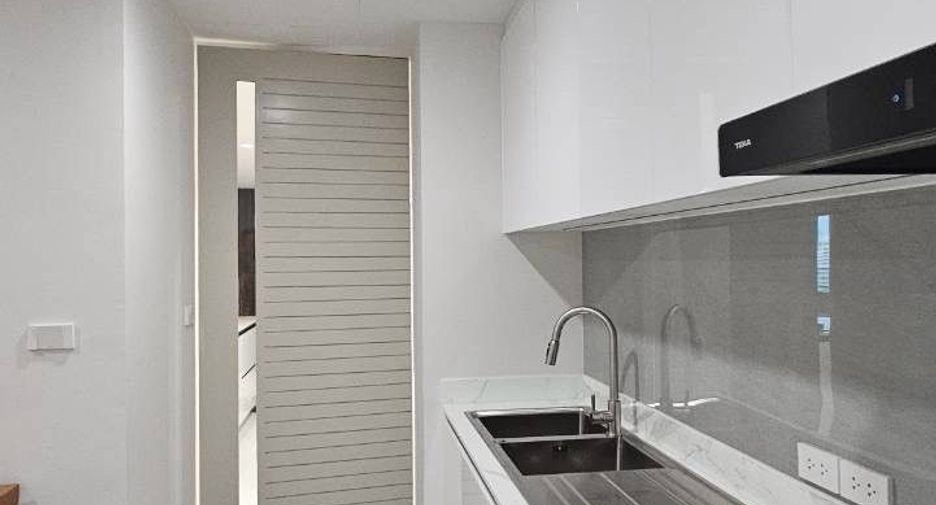 Condo en alquiler de 3 habitaciones en Bang Kho Laem, Bangkok