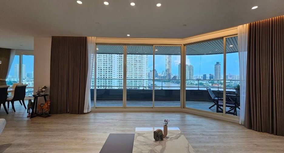 Condo en alquiler de 3 habitaciones en Bang Kho Laem, Bangkok