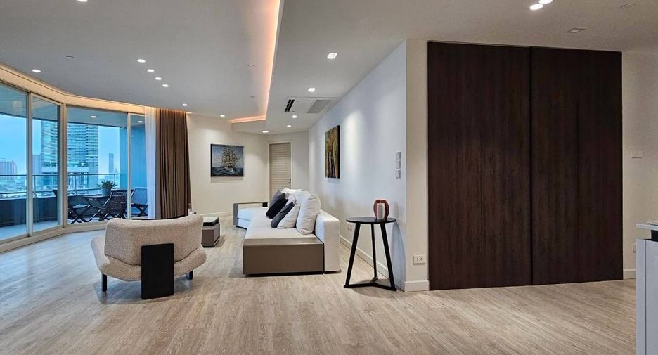 Condo en alquiler de 3 habitaciones en Bang Kho Laem, Bangkok