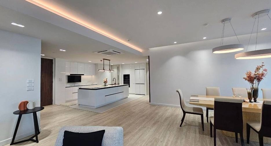 Condo en alquiler de 3 habitaciones en Bang Kho Laem, Bangkok