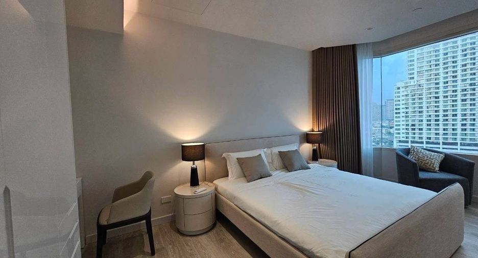 Condo en alquiler de 3 habitaciones en Bang Kho Laem, Bangkok