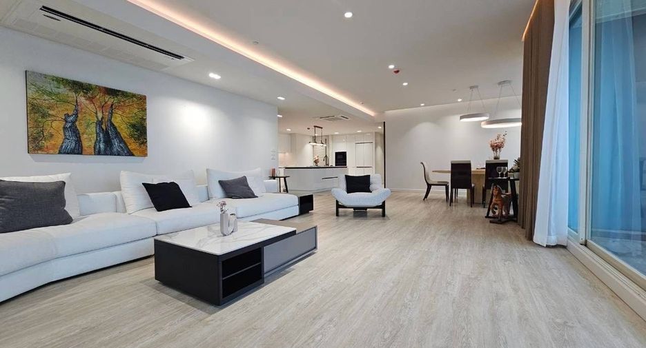 Condo en alquiler de 3 habitaciones en Bang Kho Laem, Bangkok