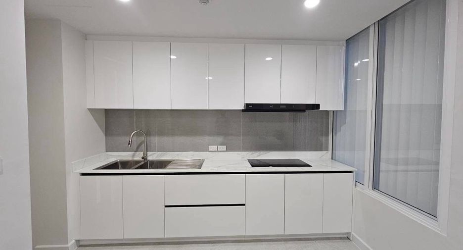 Condo en alquiler de 3 habitaciones en Bang Kho Laem, Bangkok
