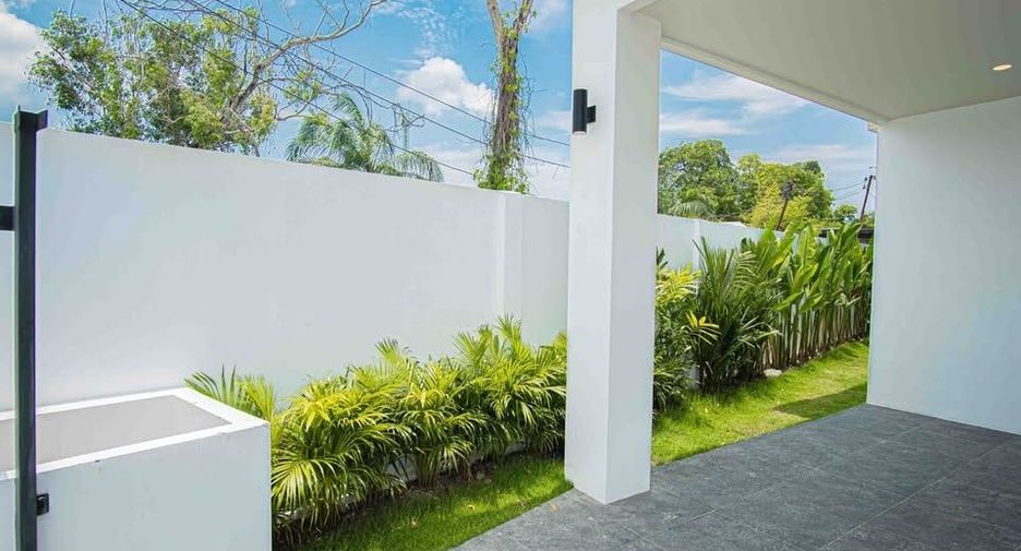 For rent 3 bedrooms villa in Mueang Phuket, Phuket
