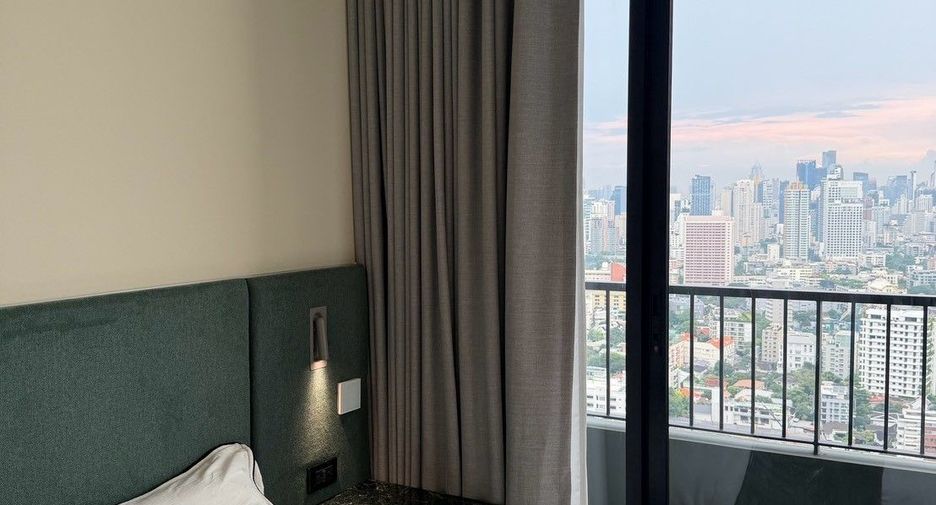 For rent 2 bedrooms condo in Watthana, Bangkok