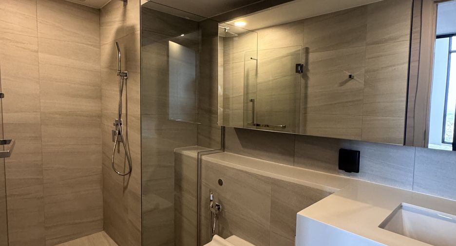 For rent 2 bedrooms condo in Bang Rak, Bangkok