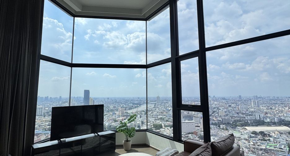 For rent 2 bedrooms condo in Bang Rak, Bangkok