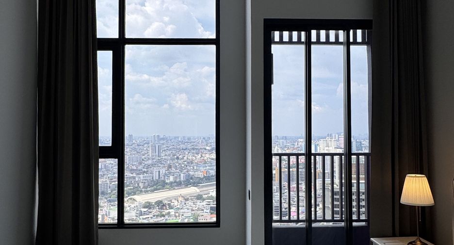 For rent 2 bedrooms condo in Bang Rak, Bangkok
