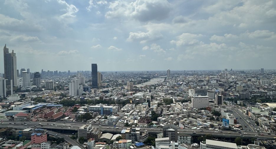 For rent 2 bedrooms condo in Bang Rak, Bangkok