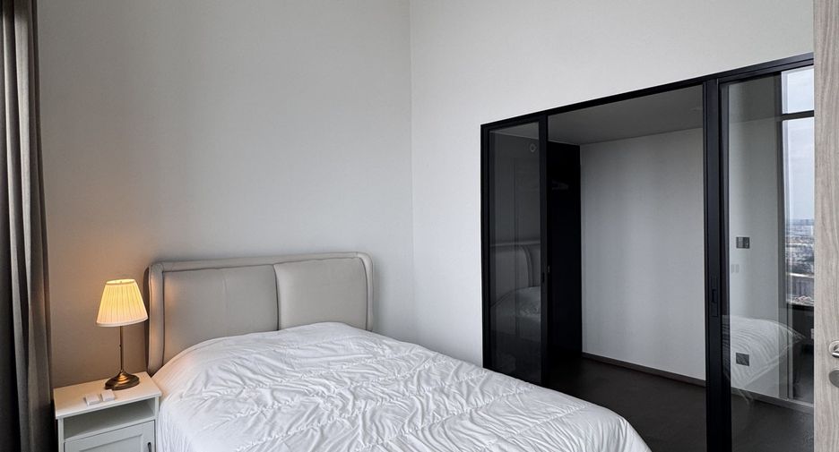 For rent 2 bedrooms condo in Bang Rak, Bangkok
