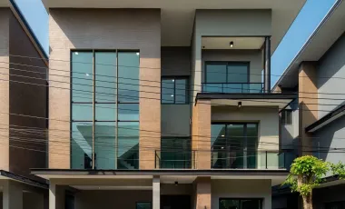 Casa en venta de 4 habitaciones en Bang Sue, Bangkok