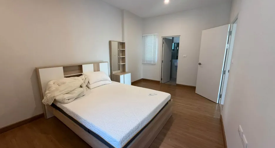 ให้เช่า 4 ห้องนอน บ้านเดี่ยว ใน บางพลี, สมุทรปราการ