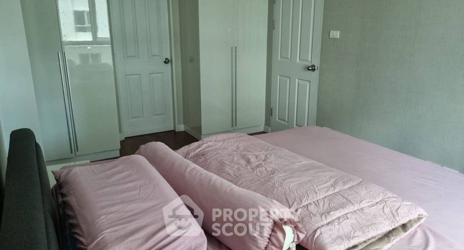 For rent 2 bedrooms condo in Huai Khwang, Bangkok