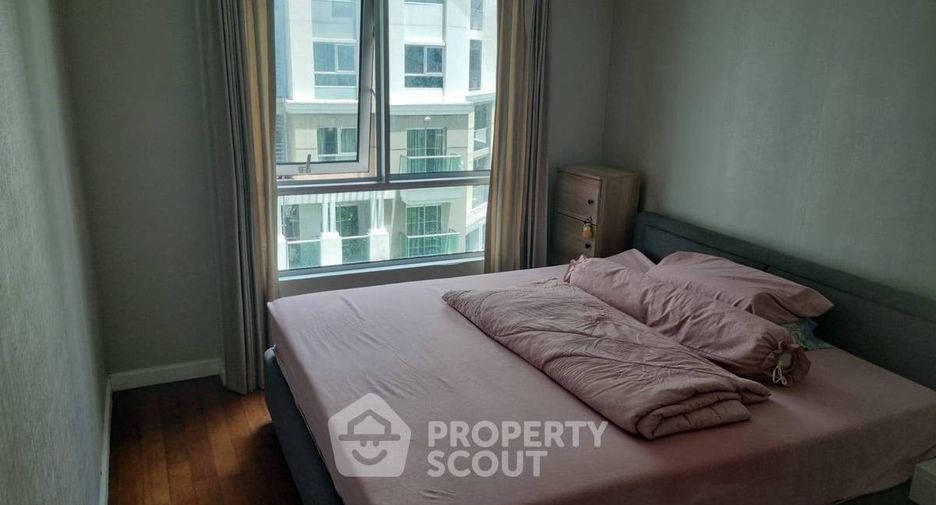 For rent 2 bedrooms condo in Huai Khwang, Bangkok