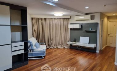 For rent 2 bedrooms condo in Huai Khwang, Bangkok