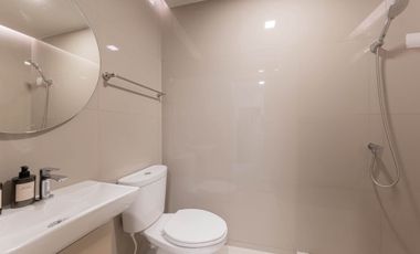 Продажа 1 кровать кондо в Хуаи Кхщанг, Бангкок