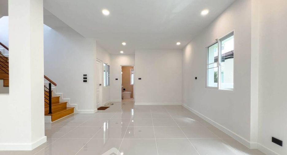 Haus zum Kauf mit 3 Zimmer in Taling Chan, Bangkok