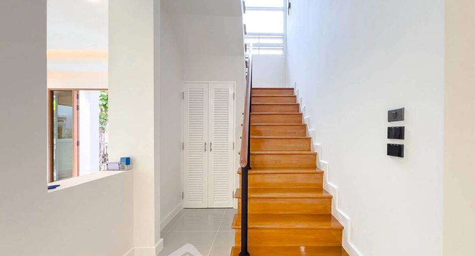 Haus zum Kauf mit 3 Zimmer in Taling Chan, Bangkok