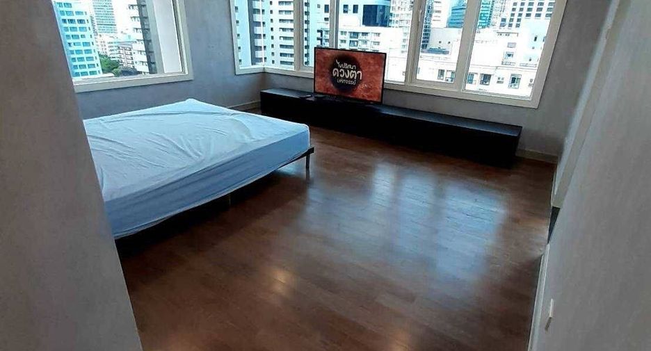 For sale 3 bedrooms condo in Khlong Toei, Bangkok