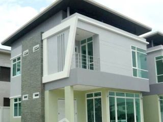 For sale 3 bedrooms condo in Si Racha, Chonburi