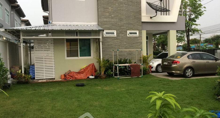 For sale 3 bedrooms condo in Si Racha, Chonburi