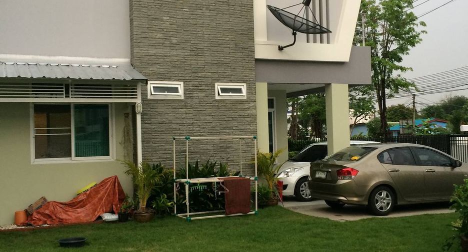 For sale 3 bedrooms condo in Si Racha, Chonburi