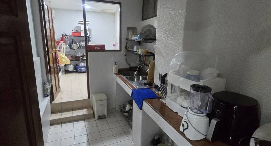Продажа 3 спальни дом в Дин Даенг, Бангкок
