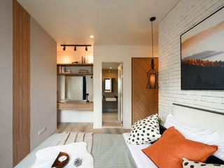 For sale 2 bedrooms condo in Huai Khwang, Bangkok