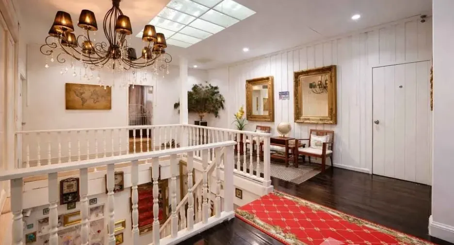 For rent 8 bedrooms house in Saraphi, Chiang Mai