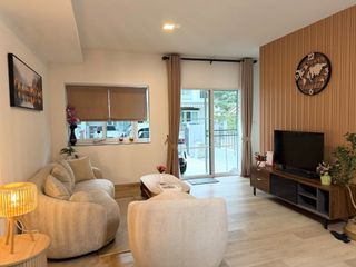 For rent 3 bedrooms townhouse in Bang Na, Bangkok