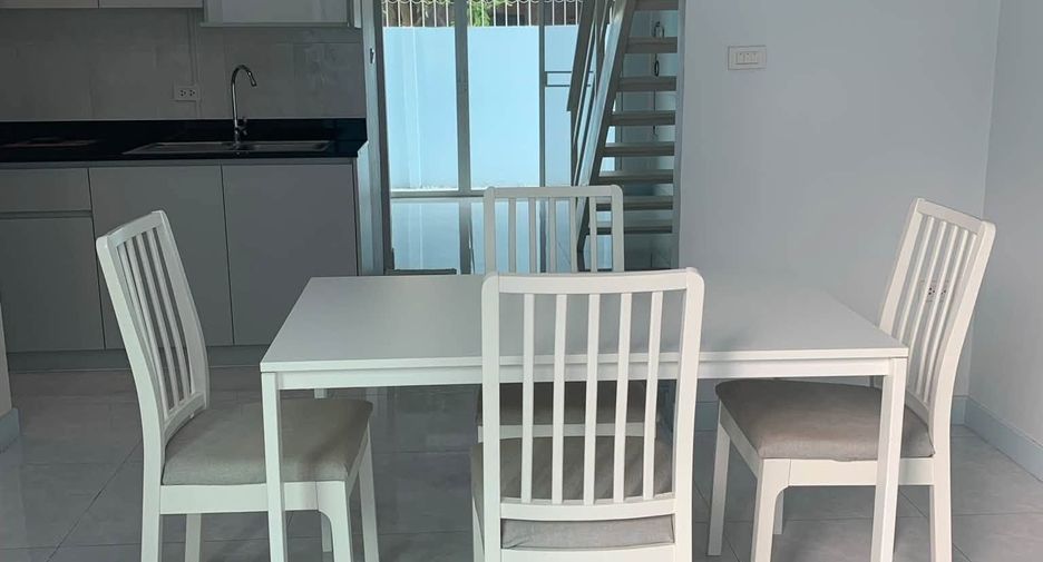 出租 2 卧室 独立屋 在 Thon Buri, 曼谷