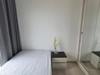 For rent 2 bedrooms condo in Huai Khwang, Bangkok