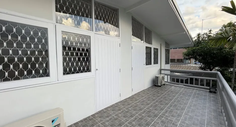 For rent 5 bedrooms house in Chatuchak, Bangkok