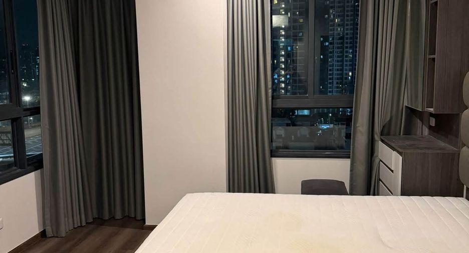 For rent 2 bedrooms condo in Huai Khwang, Bangkok